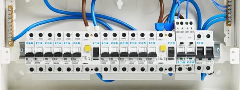 What are the Differences Between Old and New Fuse Boxes?